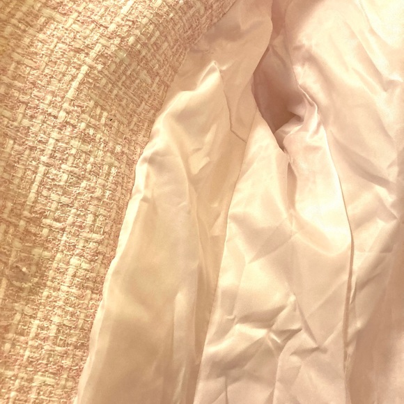 IT’S HERE!!! 🛍 PINK TWEED BLAZER - Picture 9 of 14